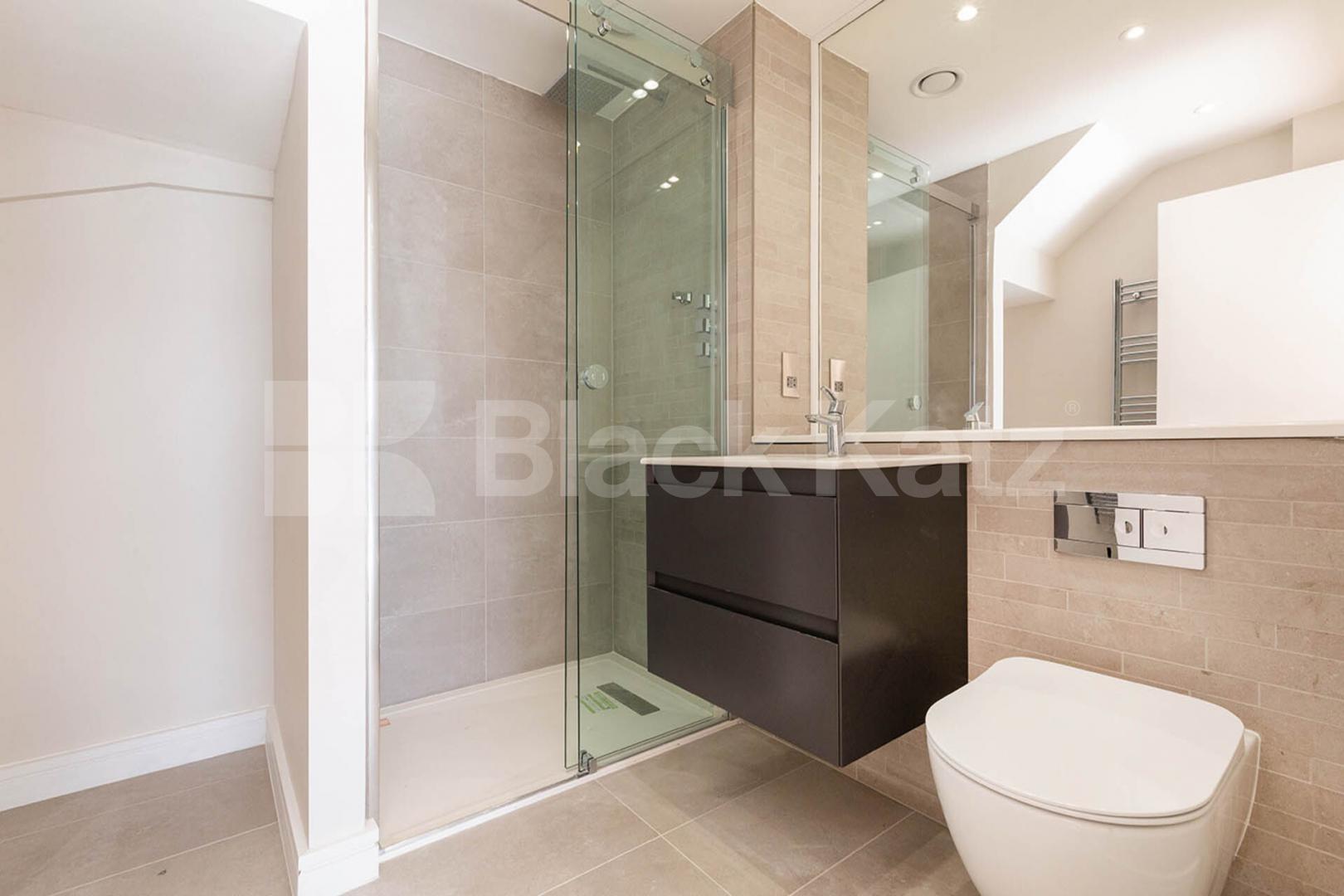 1,266 square foot Penthouse two bedroom and two bathrooms with a 180 degree view Tottenham Lane, Crouch End